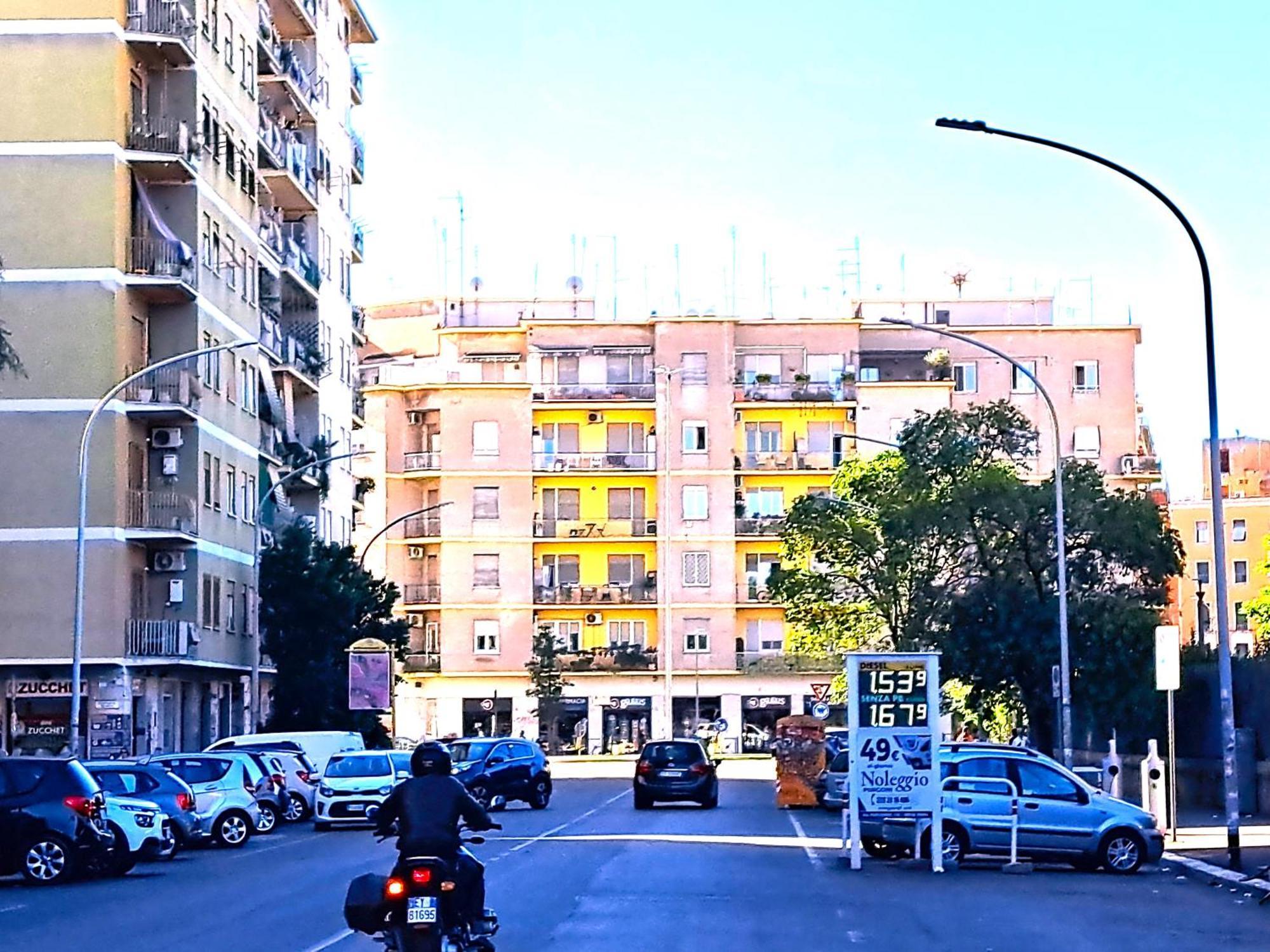 Metro Garbatella Appartement